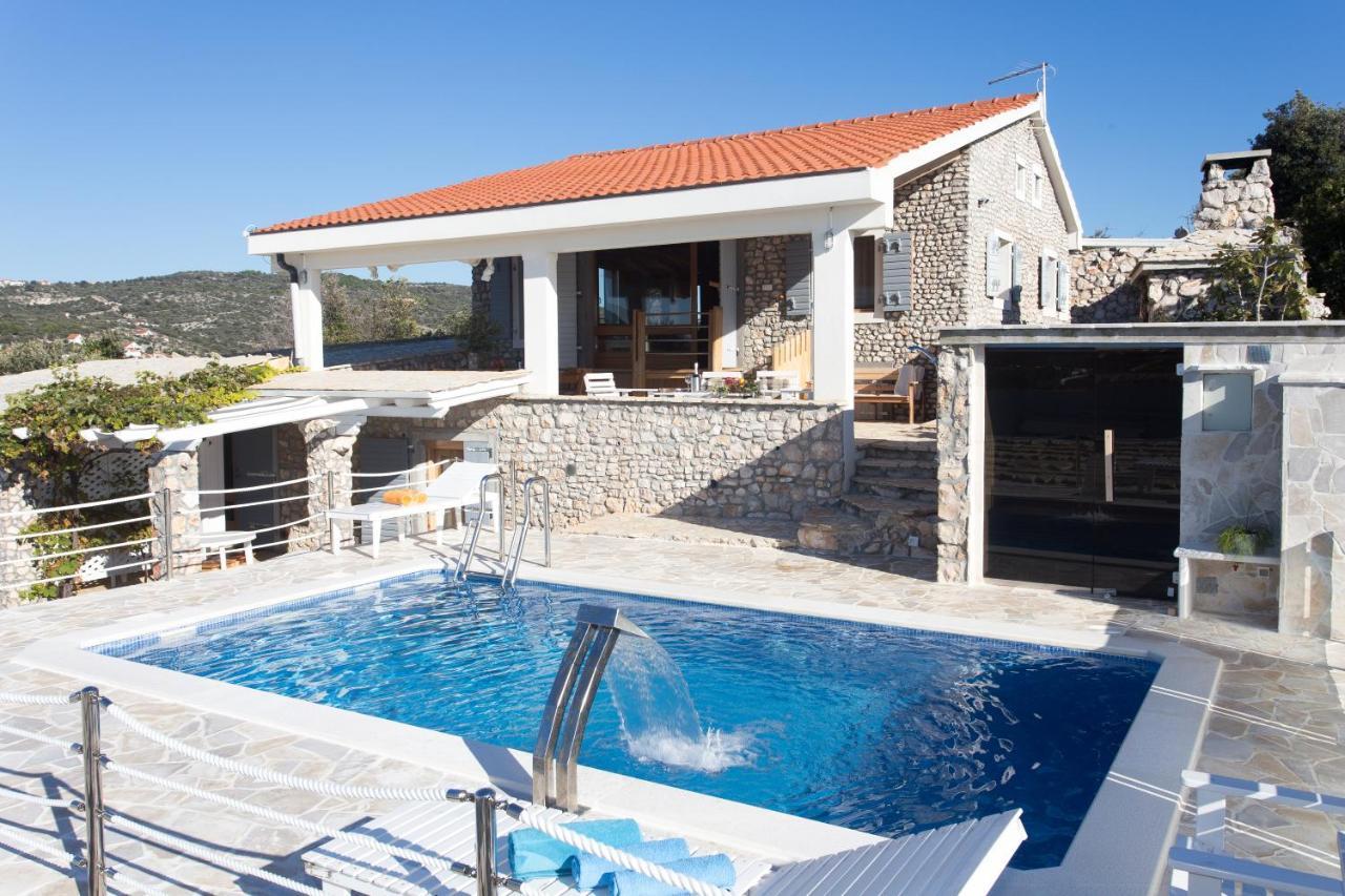 Villa, Stone House With Swimming Pool & Sauna, Beach, Севид Экстерьер фото