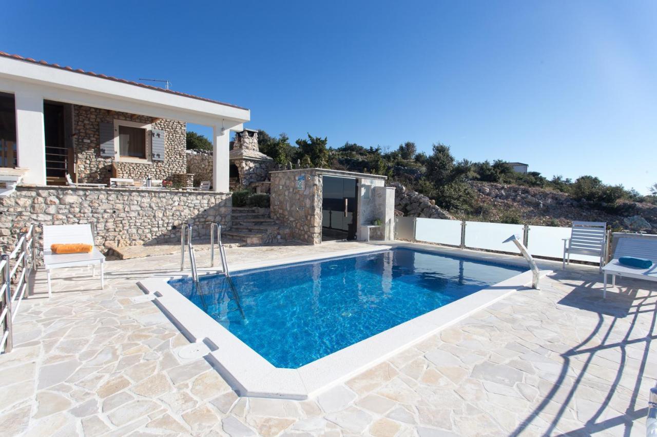 Villa, Stone House With Swimming Pool & Sauna, Beach, Севид Экстерьер фото