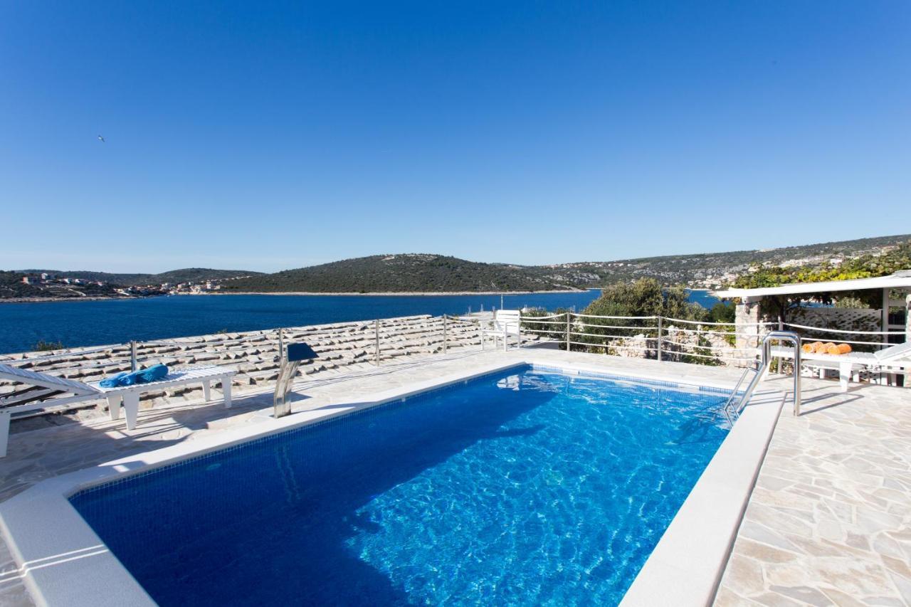 Villa, Stone House With Swimming Pool & Sauna, Beach, Севид Экстерьер фото