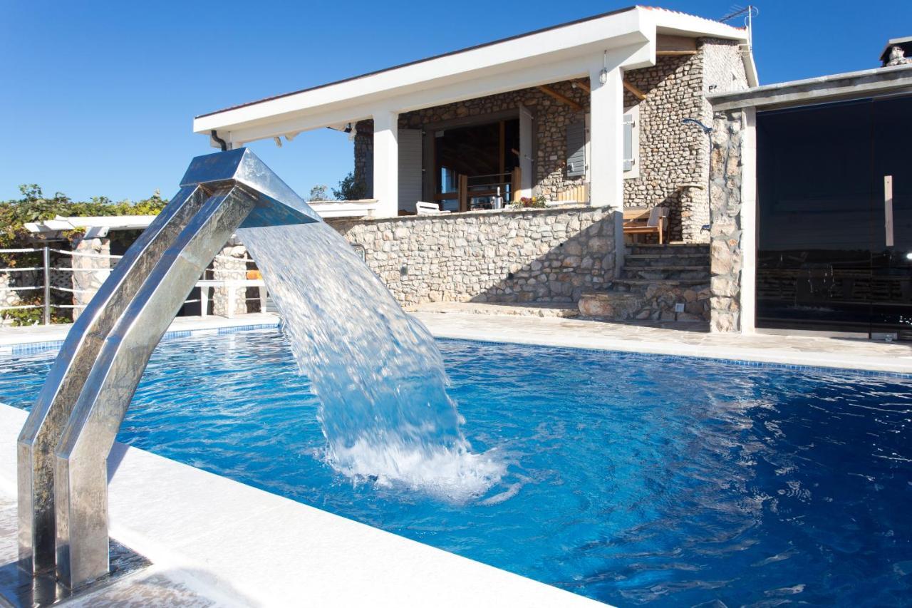 Villa, Stone House With Swimming Pool & Sauna, Beach, Севид Экстерьер фото