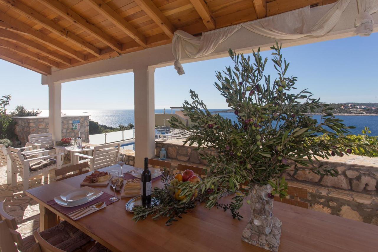 Villa, Stone House With Swimming Pool & Sauna, Beach, Севид Экстерьер фото
