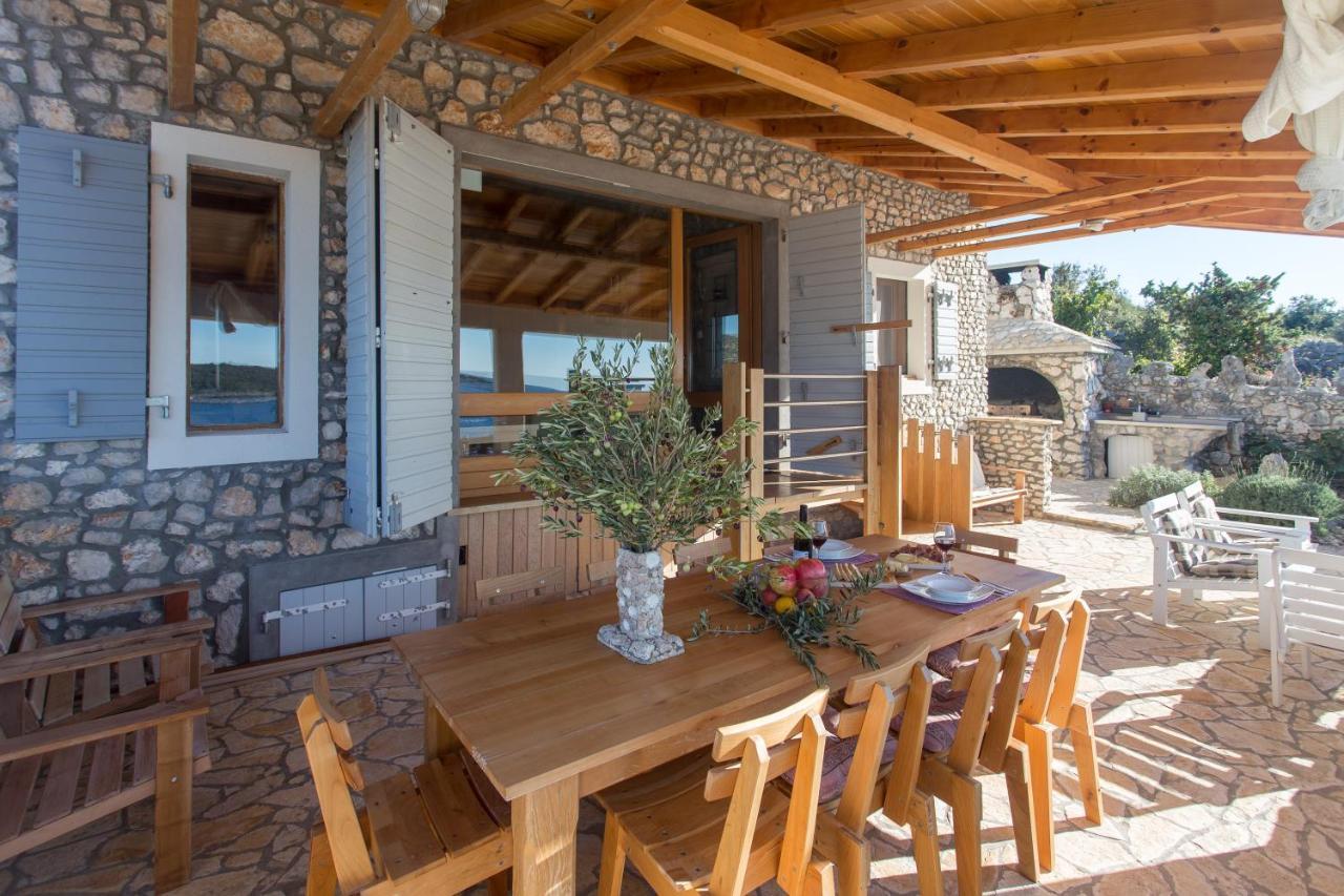 Villa, Stone House With Swimming Pool & Sauna, Beach, Севид Экстерьер фото