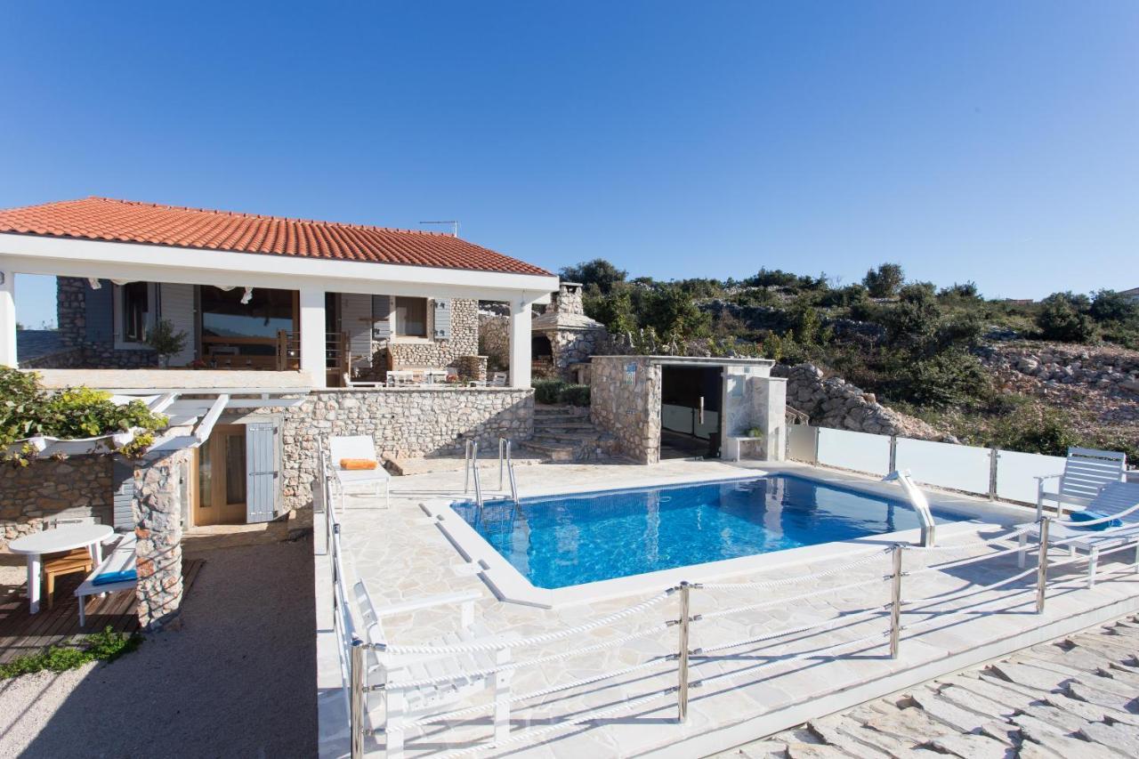 Villa, Stone House With Swimming Pool & Sauna, Beach, Севид Экстерьер фото