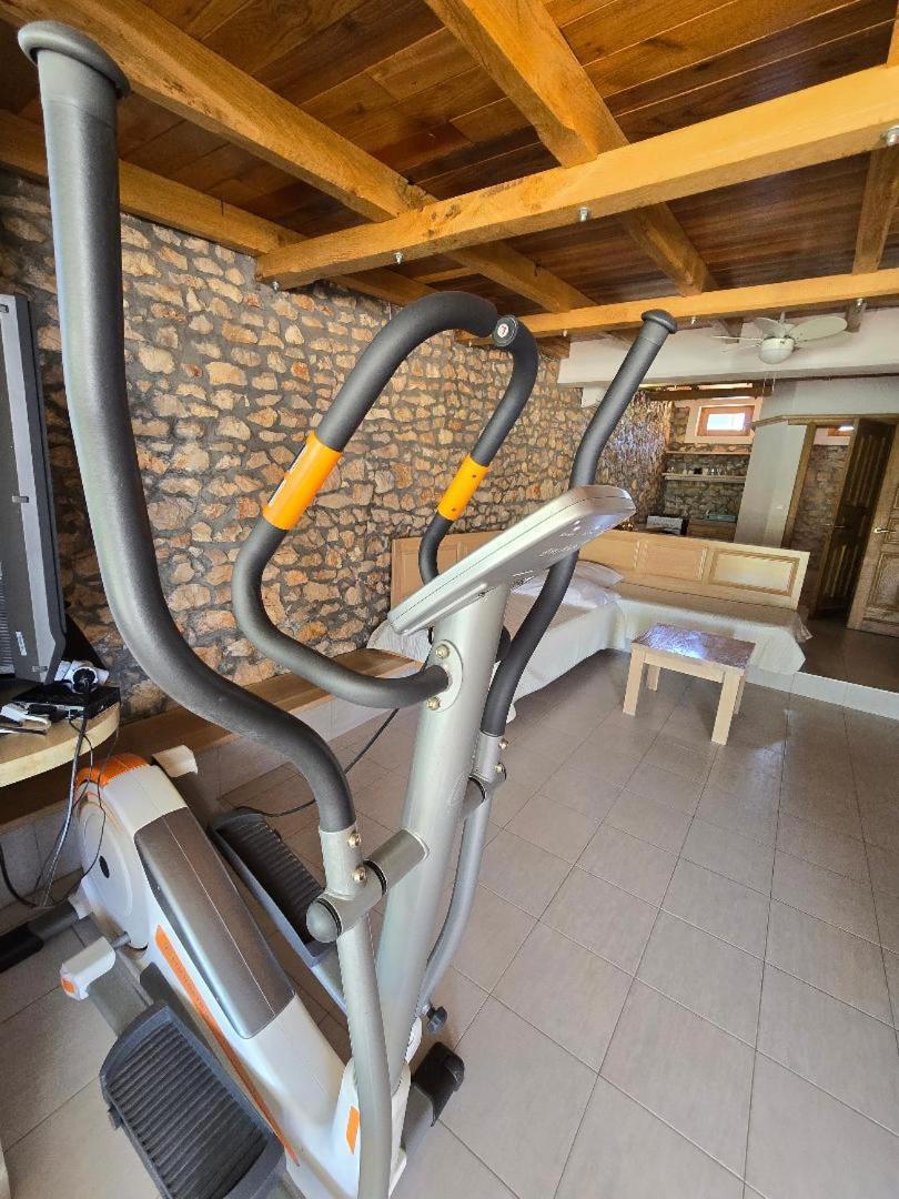 Villa, Stone House With Swimming Pool & Sauna, Beach, Севид Экстерьер фото