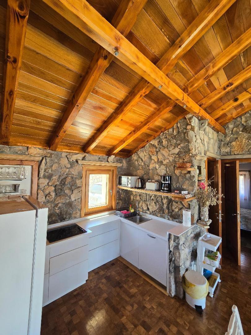 Villa, Stone House With Swimming Pool & Sauna, Beach, Севид Экстерьер фото